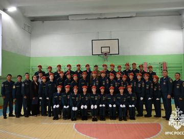 В школе №12 Кызыла открылся первый кадетский класс МЧС России