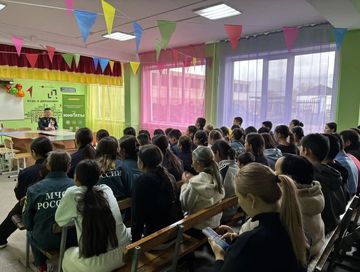 Герой России Чалым Чулдум-оол встретился со школьниками, педагогами и волонтёрами Улуг-Хемского района
