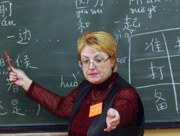 Минпросвещения планирует сделать второй иностранный язык обязательным в школах