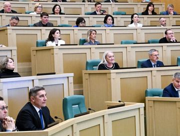 Виктория Монгуш приняла участие во встрече председателя Совета Федерации с деятелями театрального искусства