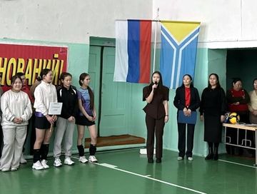 Аржаан школазының президентизиниң шаңналы дээш хол бөмбүүнүң маргылдаазы