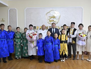 Тывага ажаалда-тежээлде болгаш харагалзал ажылдакчызының хүнүн бир дугаар демдеглеп эрттирген