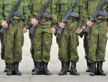 В чем отличие службы по контракту от службы по призыву?