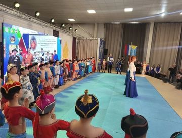 Владислав Ховалыг поздравил геологов Тувы с профессиональным праздником