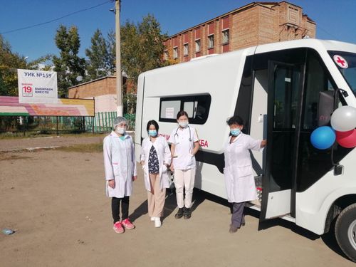 По районам Тувы продолжают курсировать мобильные ФАПы