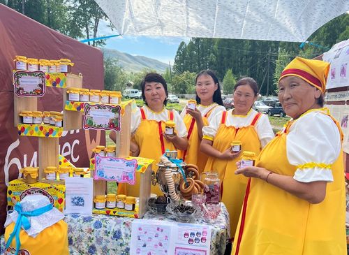 Карлсон посетил фестиваль варенья в селе Черби