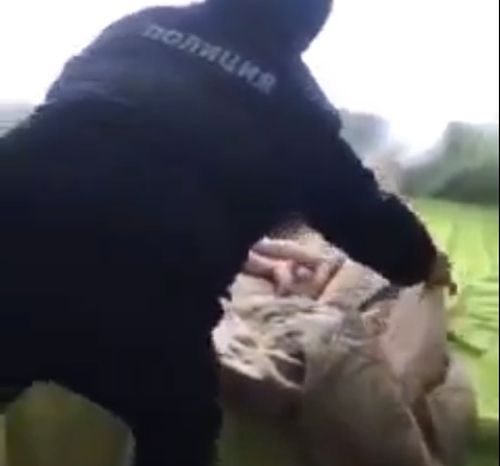 Накажут всех: история малыша из неотапливаемого дома на Тодже набирает обороты