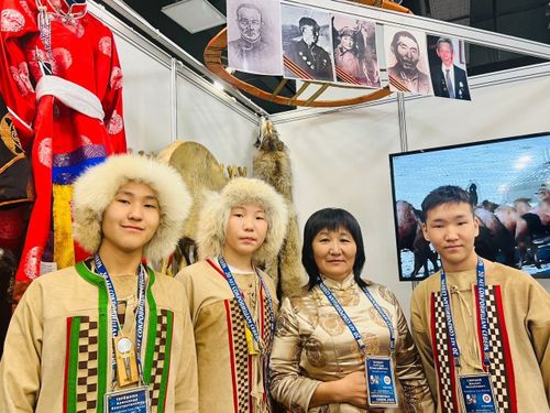 Талантливые мастера из Тувы приняли участие на международной выставке «Сокровища Севера. Мастера и художники России-2025»