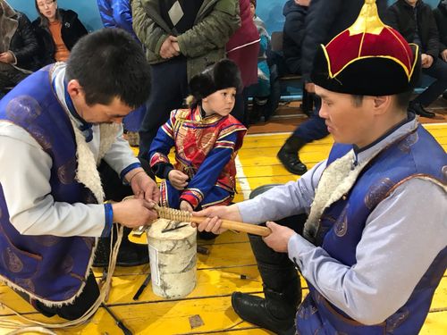 В Туве проходят мероприятия, посвящённые Дню отца