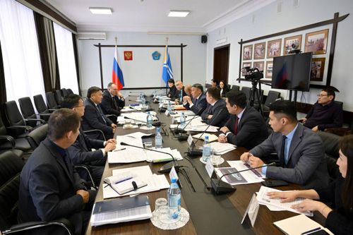 Владислав Ховалыг провел совещание по подготовке к Международному буддийскому форуму