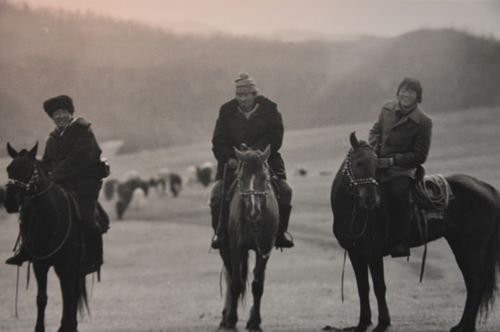 В Новосибирске открылась фотовыставка «Памятники фольклора народов Сибири и Дальнего Востока»