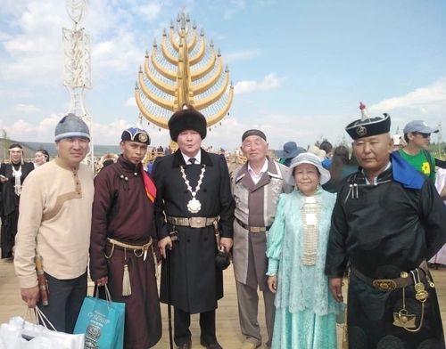 «Ысыах Олонхо»: Сураглыг дарган биле ус-шеверниң тиилелгези