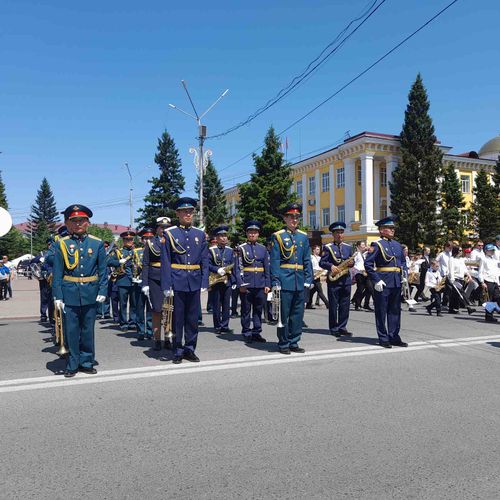 На площади Арата столицы Тувы состоялось сводное представление духовых оркестров