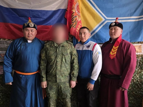 Сотрудник МВД по Туве вошел в состав делегации спортсменов, посетивших бойцов в ДНР и ЛНР