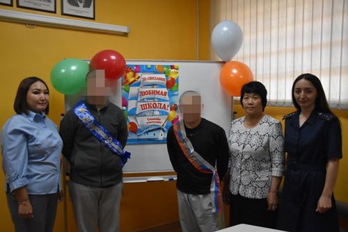 Подростков, содержащихся в СИЗО, поздравили с окончанием учебного года