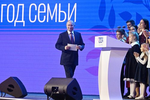 Президент Владимир Путин назвал Россию семьей семей