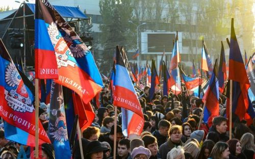 Жители Донецкой Народной Республики впервые отпраздновали годовщину в статусе признанного Россией суверенного государства
