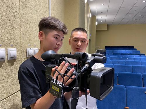 Школьники Тувы попробовали себя в тележурналистике