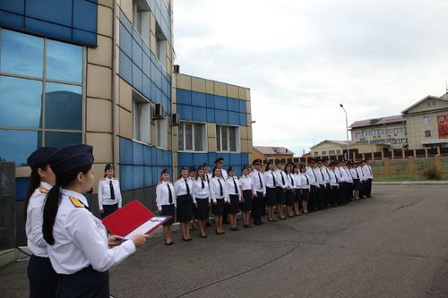 В Туве выпускники академии Следственного комитета приняли присягу