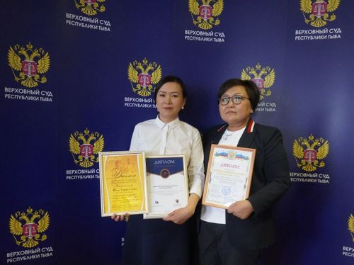 Район судунуң эң дээре парлалга секретары – Тана Сарыглар