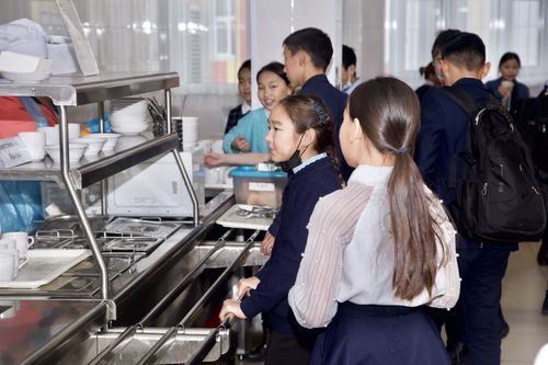 В школах Тувы стоимость бесплатного горячего обеда составляет 85,25 рублей