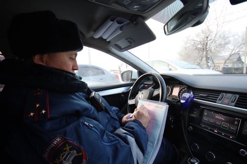 В Туве продолжается борьба с владельцами фальшивых водительских удостоверений