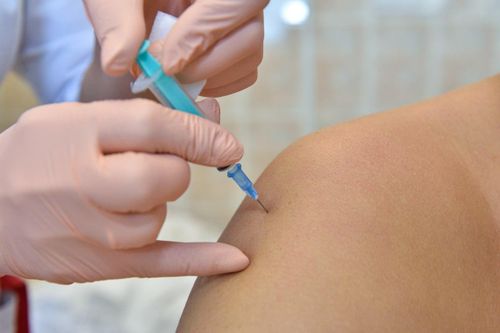 Эпидемиологи Тувы рекомендуют вакцинироваться от клещевого вирусного энцефалита осенью