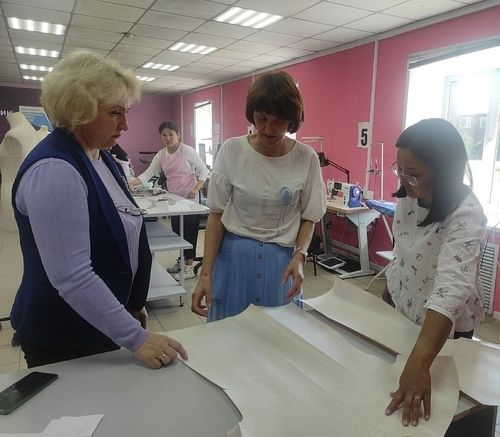 Тываның техникумнар сургуулдары көргүзүг шылгалдаларын дужаап турар