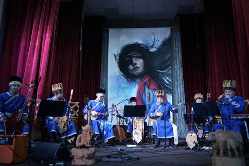 Алтайский ансамбль «Эре-Чуй» покорил Туву