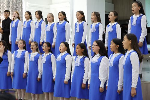 В Кызылском колледже искусств прошел республиканский фестиваль-конкурс хоровых коллективов «Поют дети Тувы»