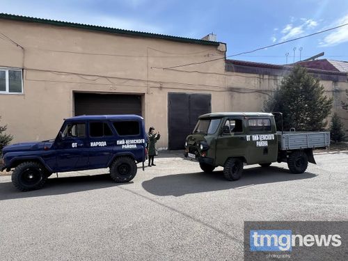 В Туве прошла передача автомобилей для бойцов СВО от Пий-Хемского района и матери военнослужащего