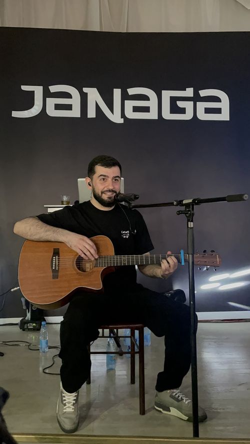 В столице Тувы впервые выступил певец Janaga