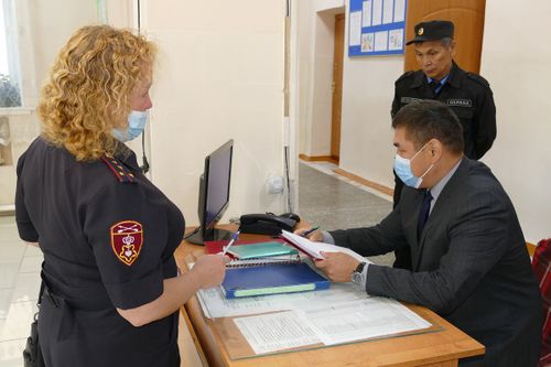 Росгвардия проверяет школы Кызыла накануне 1 сентября