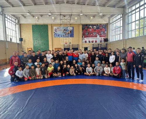 Сослан Рамонов и Давит Чакветадзе провели мастер-класс для тувинских спортсменов