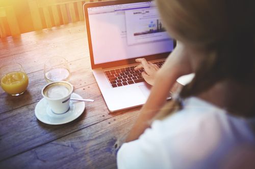 Можно ли во время декретного отпуска воспользоваться социальным контрактом от ЦЗН?