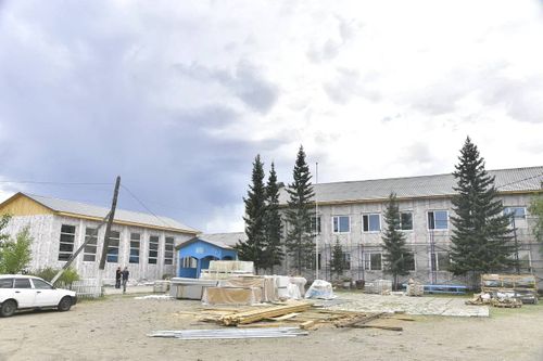 Владислав Ховалыг: «До 1 сентября капитальный ремонт должен быть завершен в шести школах»