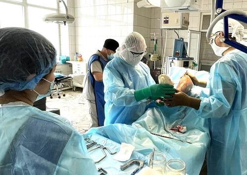 Врачи из Тувы по частям собрали конечности пациента после падения с высоты