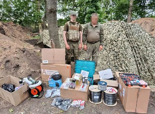 УФСИН Тувы передало гуманитарную помощь бойцам в зону СВО
