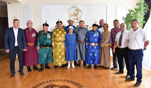 ️Тываның Баштыңы Владислав Ховалыг көдээ ишчилер-биле ужурашкан