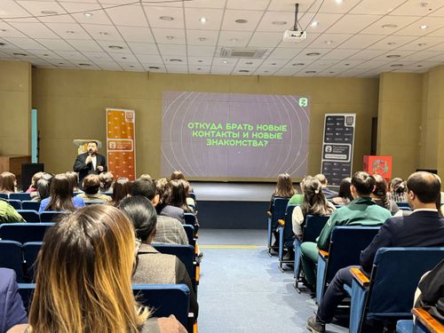 Эффективная коммуникация и успешный нетворкинг: Общество «Знание» организовало мастер-класс в Кызыле