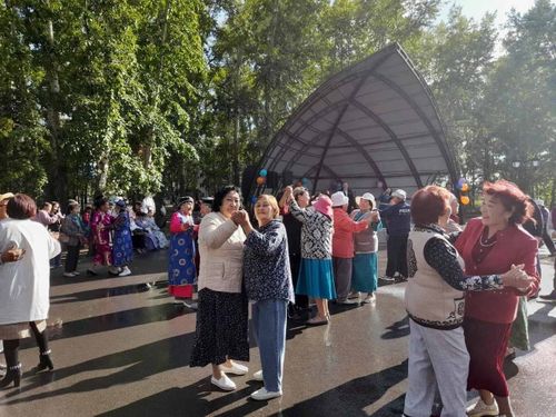 В Кызыле почтили память Народного писателя Сергея Пюрбю