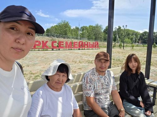 Кызылдың 9 дугаар гимназиязының ада-иелери хем эриинде хыналдаларны чорудуп турар