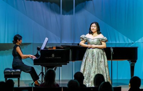 Карина Ховалыг — дипломант Международного конкурса вокалистов