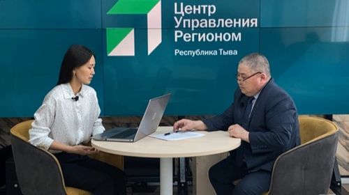 Председатель Каа-Хемского района Евгений Ооржак: «Наши люди стараются, работают»