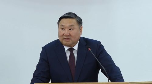 Глава Тувы начал выступать с отчетом о проделанной работе Правительства республики за 2023 год и приоритетных направлениях в 2024 году