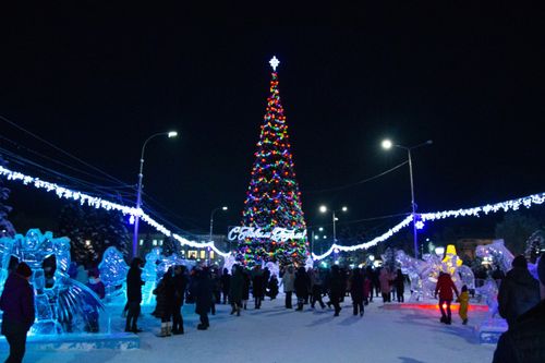 Городок зимних чудес в Кызыле с музыкальной тематикой