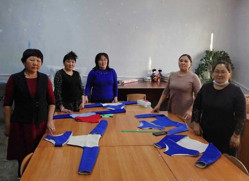 Учителя Тувы проходят курсы повышения квалификации по пошиву национальной одежды