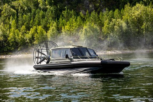 Снежных барсов Тувы будут охранять на новой аэролодке «Север»