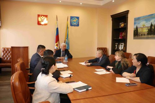 В Туве состоялось заседание регионального оргкомитета по проведению предварительного голосования «Единой России»