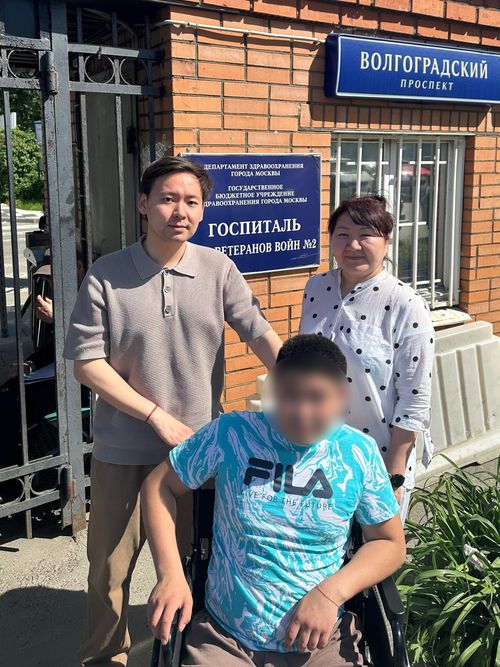 Сотрудники Полпредства Тувы в Москве помогли участнику спецоперации